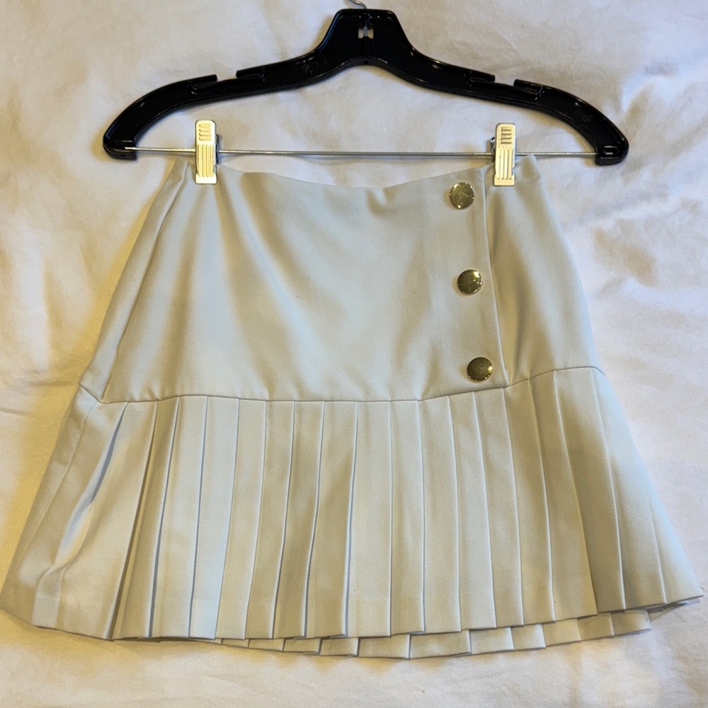 Zara white high waste Pleated Skirt w/shorts underneath